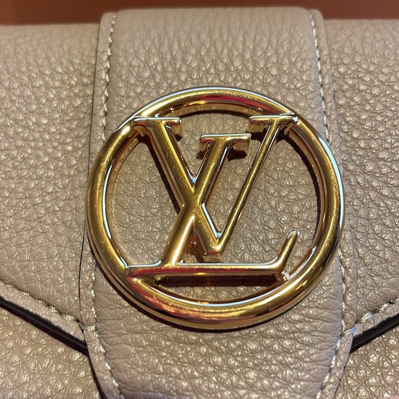 EUC Louis Vuitton Grained calfskin Pont Neuf Trifold Compact wallet Gris - Picture 16 of 17